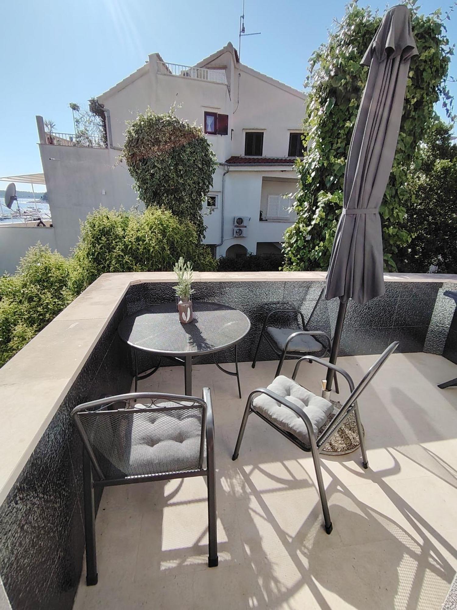 Apartments Villa Domus Marini Хвар Стая снимка